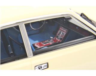 Fiat 130 Coupé 1971 Avorio Laudoracing 1:18 Resinemodell (Türen, Motorhaube... nicht zu öffnen!)